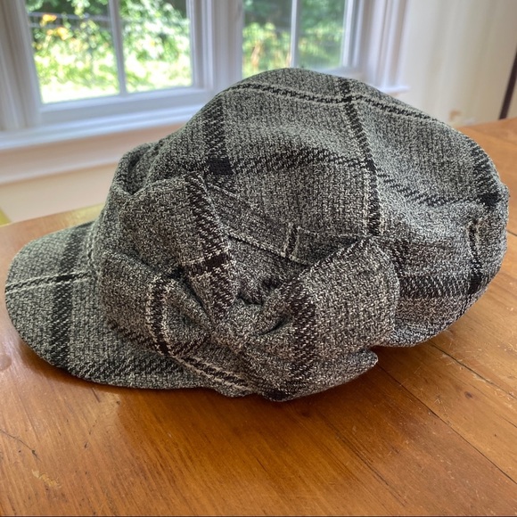 David and Young Plaid Newsboy Women's Cap - Picture 1 of 9